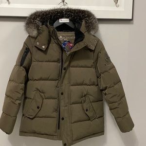 Moose Knuckles authentic boys XL coat. Taupe-tan color. Hanger included.